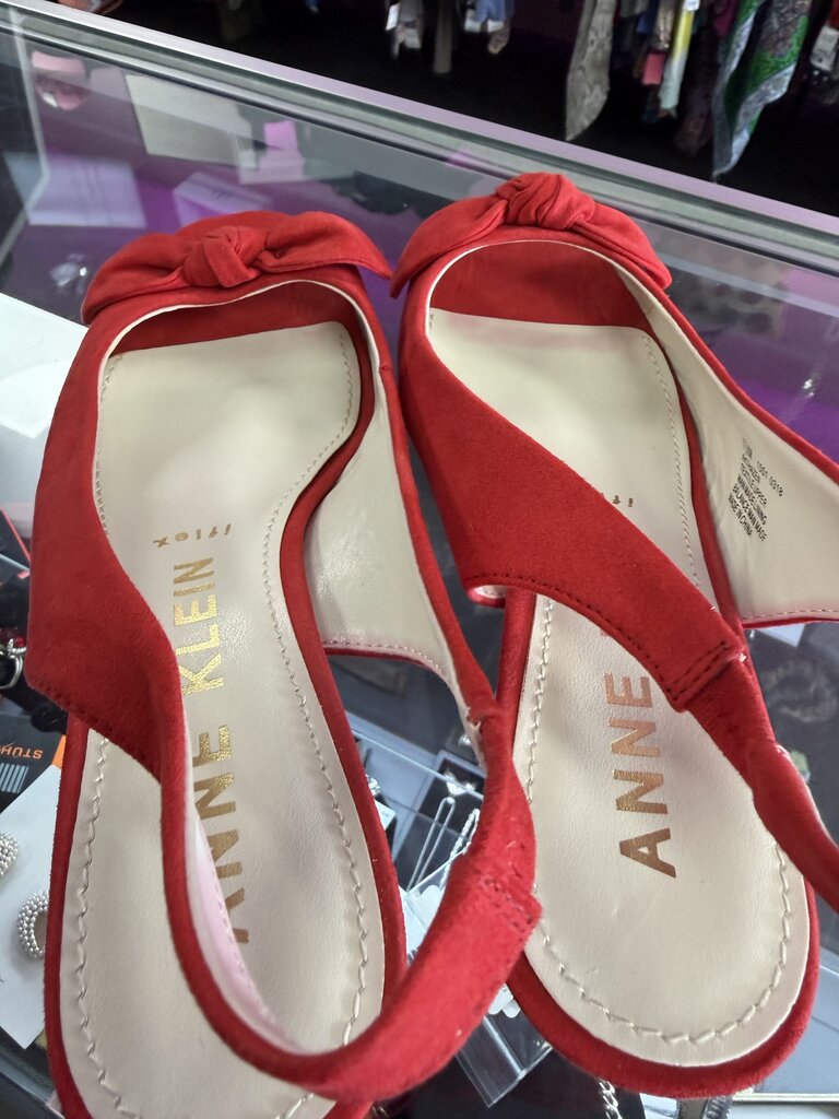 7.5 Kitten Heel Bow Peep-Toe Suede Slingback