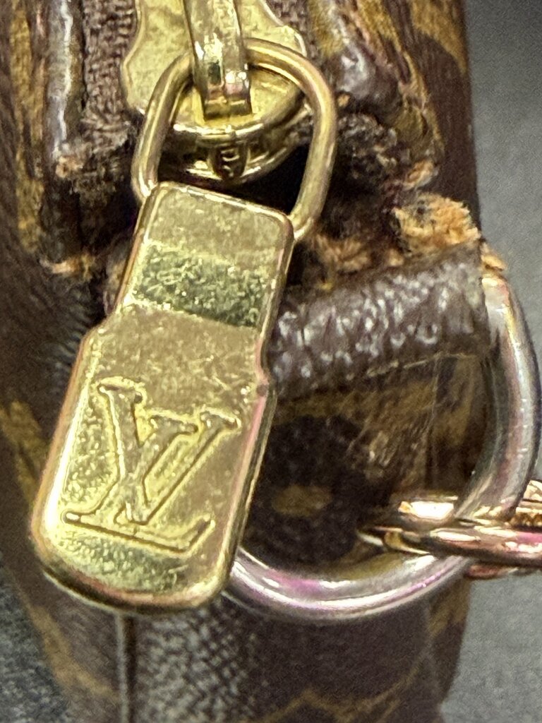 Louis Vuitton Vintage Monogram Pouchette (Chain Is Not.)