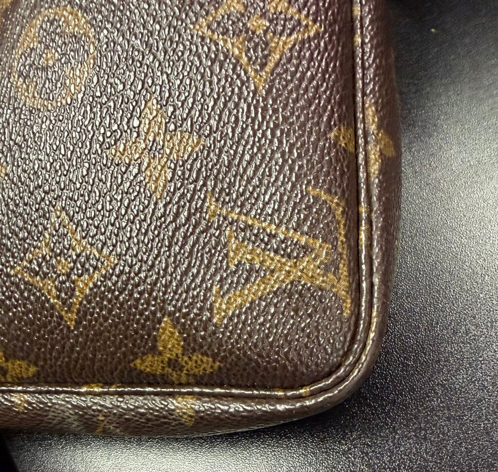 Louis Vuitton Vintage Monogram Pouchette (Chain Is Not.)