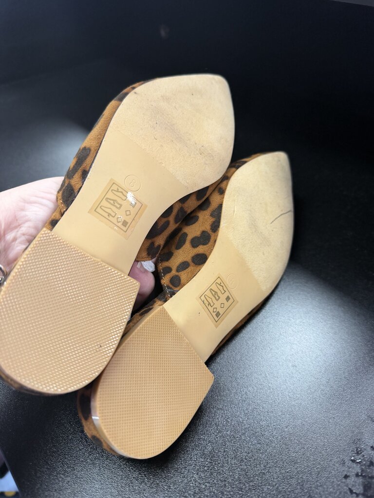 8M Beast Fashion Pointed Mule Animal Print
