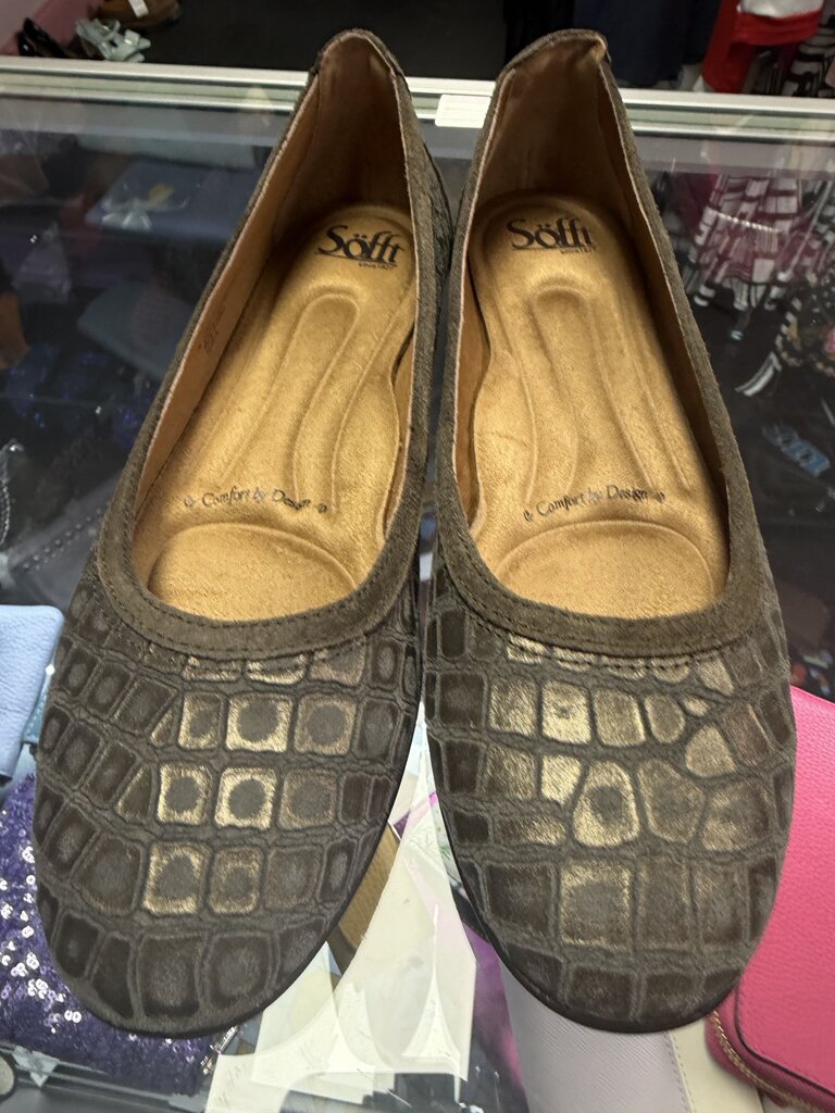 6.5 Sofft Croc Embossed Round Toe Flat