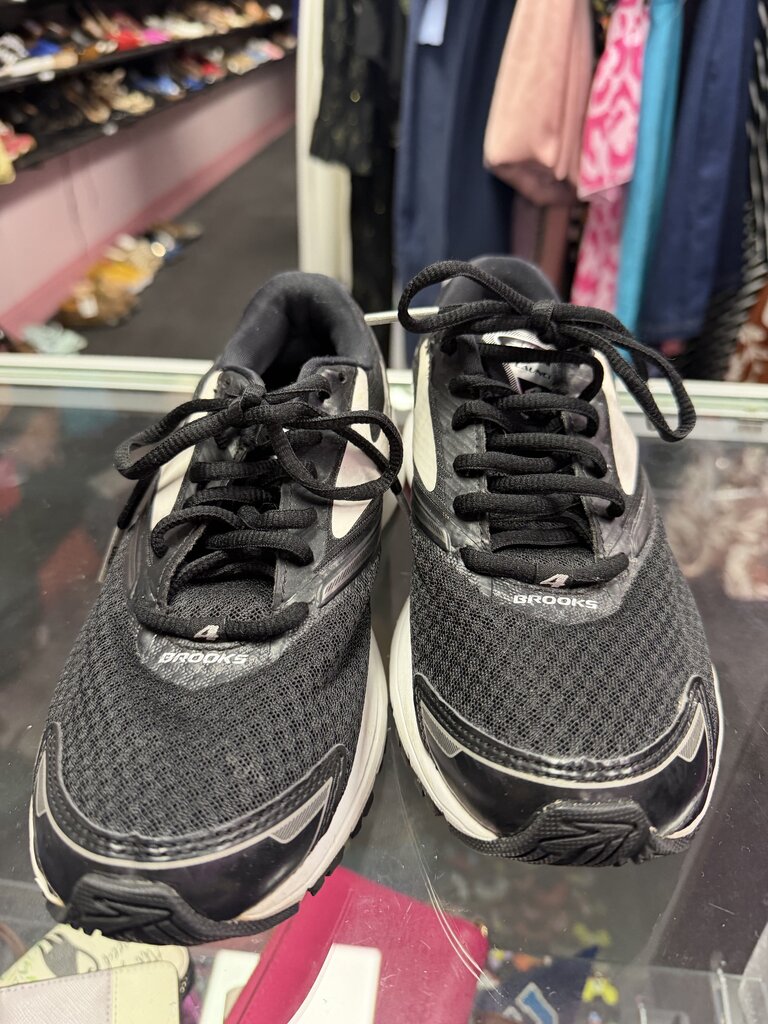 7 Brooks Launch 4 Road Running Shoe