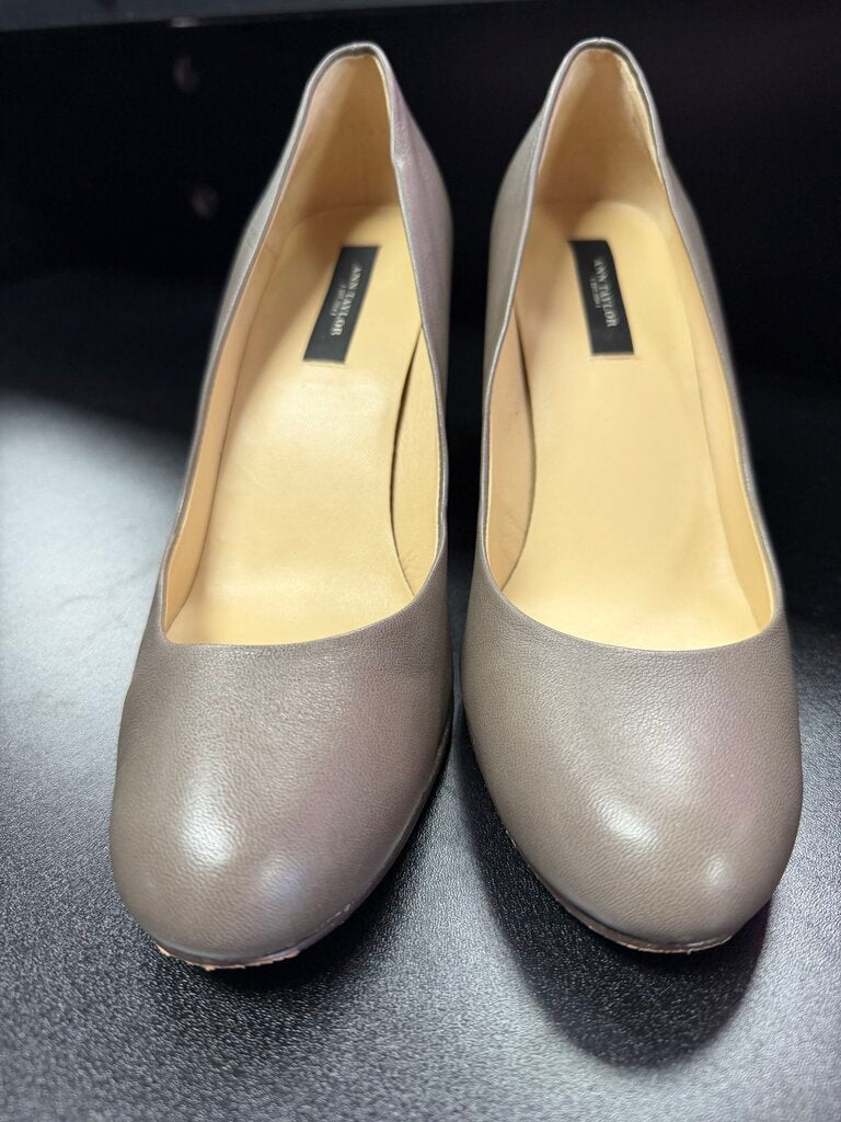 7.5 Ann Taylor Leather Pump
