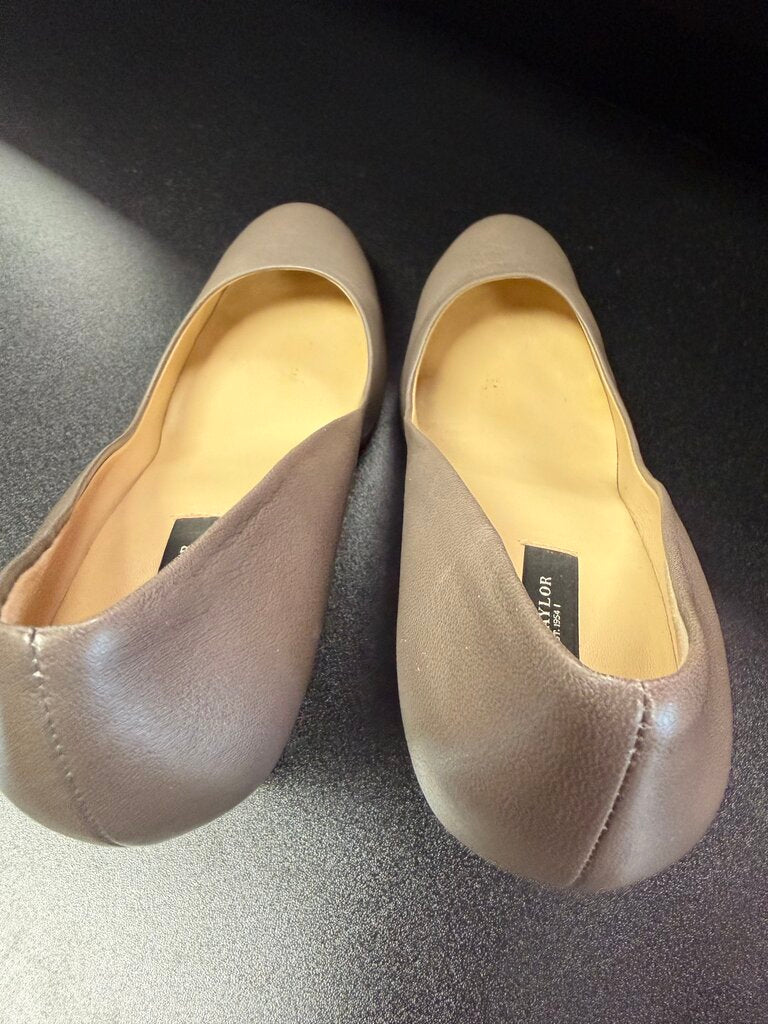 7.5 Ann Taylor Leather Pump