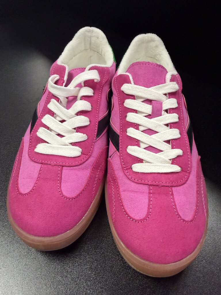 8.5 Steve Madden Girl Giia Suede Sneakers