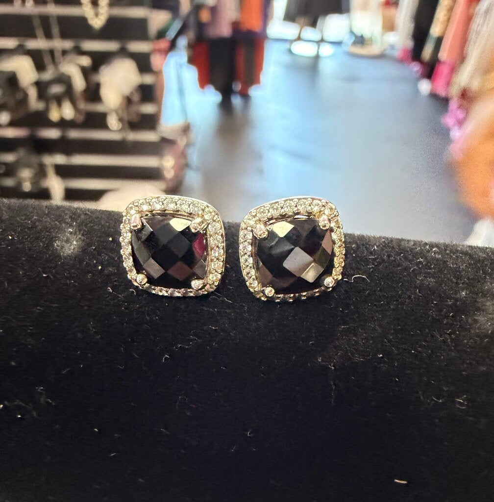 Onyx and White Sapphire Earrings in 925 Stud Earrings