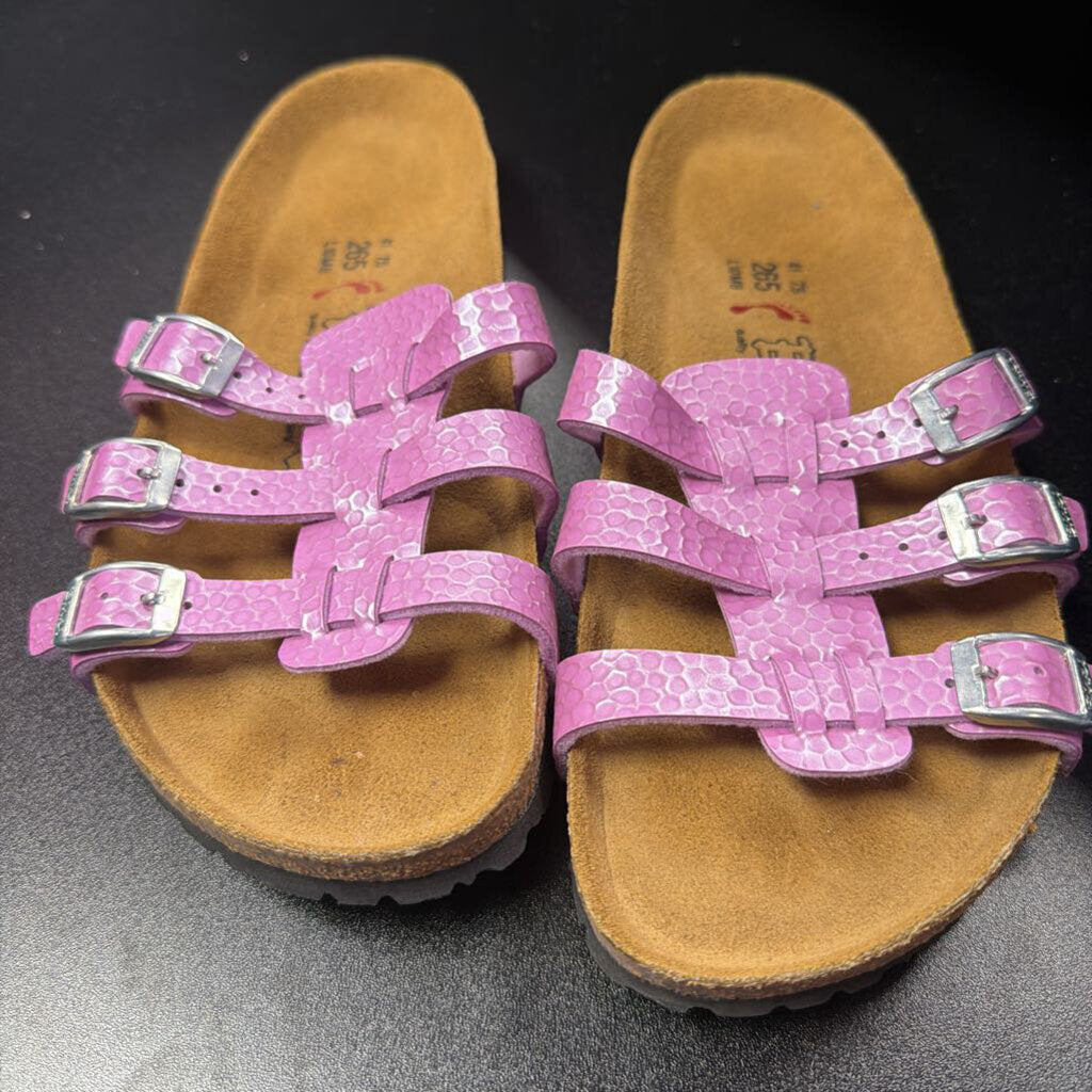 10 Birkenstock Xenia Soft 3 Strap Embossed