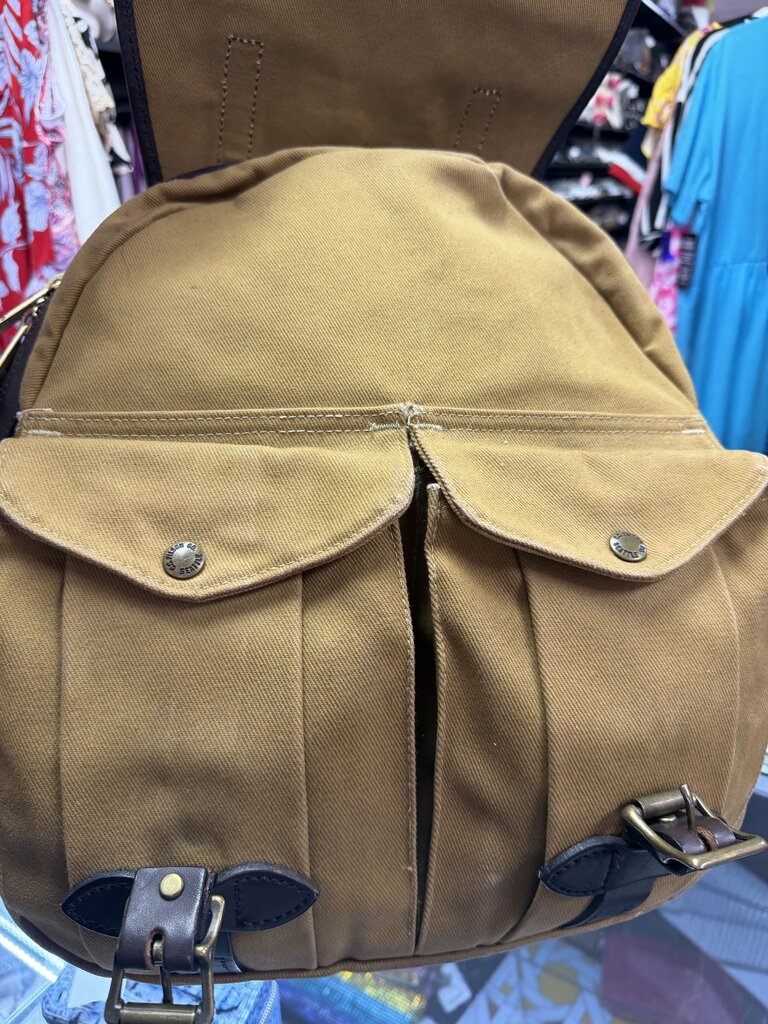 Filson Rugged Twill Rucksack Bridle Leather Straps