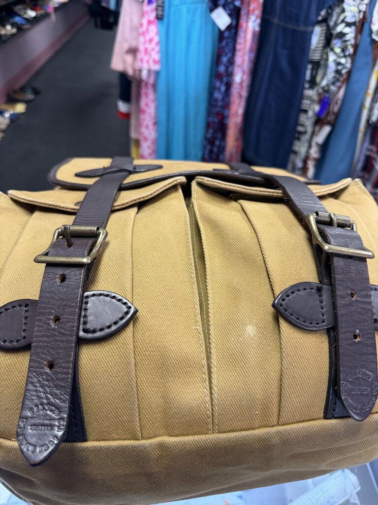 Filson Rugged Twill Rucksack Bridle Leather Straps