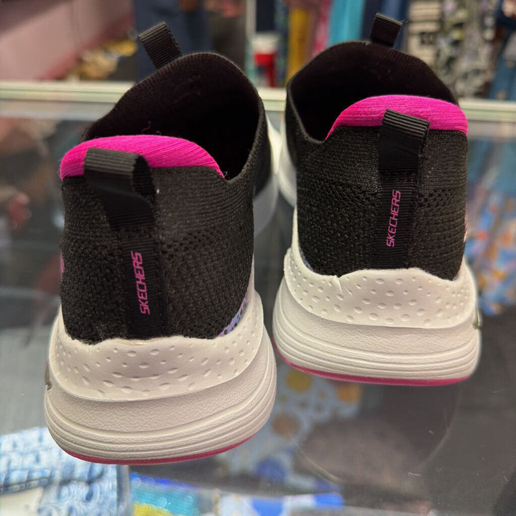 6.5 Sketchers Slip On Sneakers Mesh