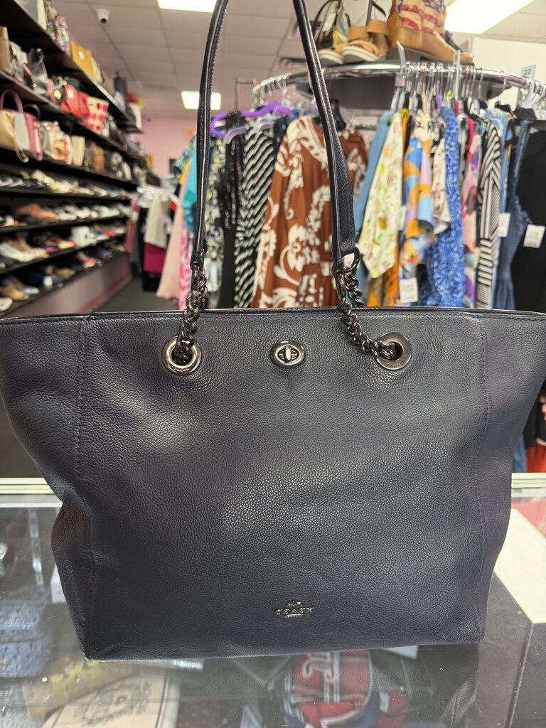 Coach Turnlock Tote Pebbled Leather Gold Chain Shoulder Bag As iS.