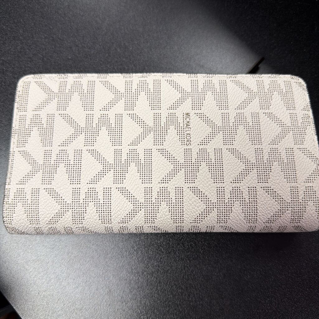 Michael Kors Jet Set Signature 3 Compartment Wallet
