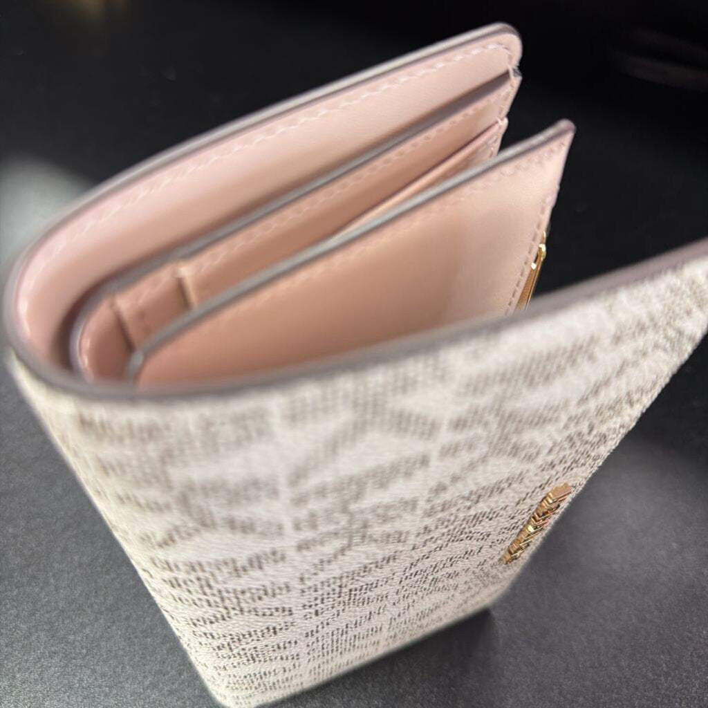 Michael Kors Jet Set Signature 3 Compartment Wallet