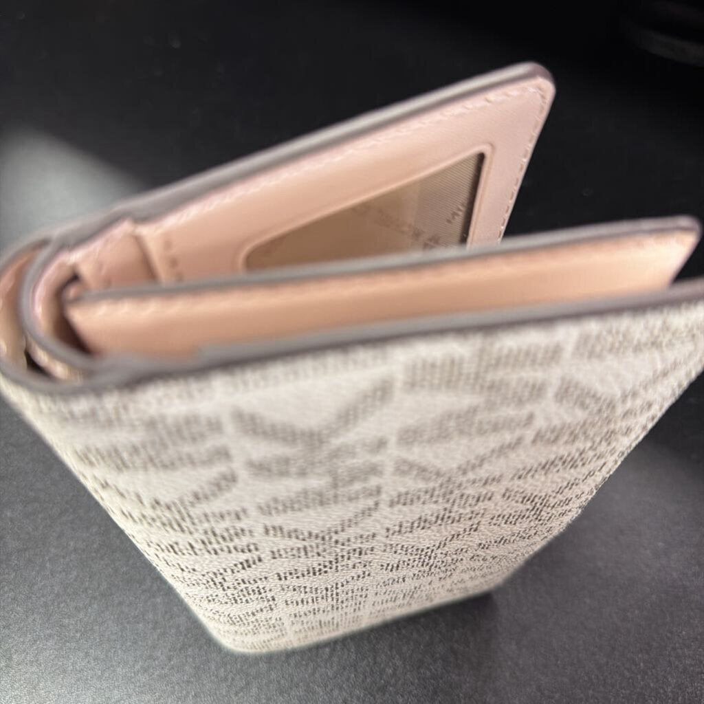 Michael Kors Jet Set Signature 3 Compartment Wallet