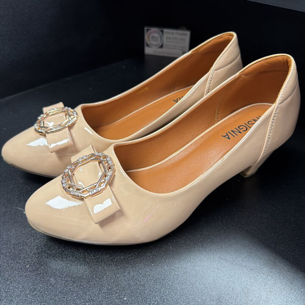10/41 Insignia Patent Bow Gold Embellishment Heel