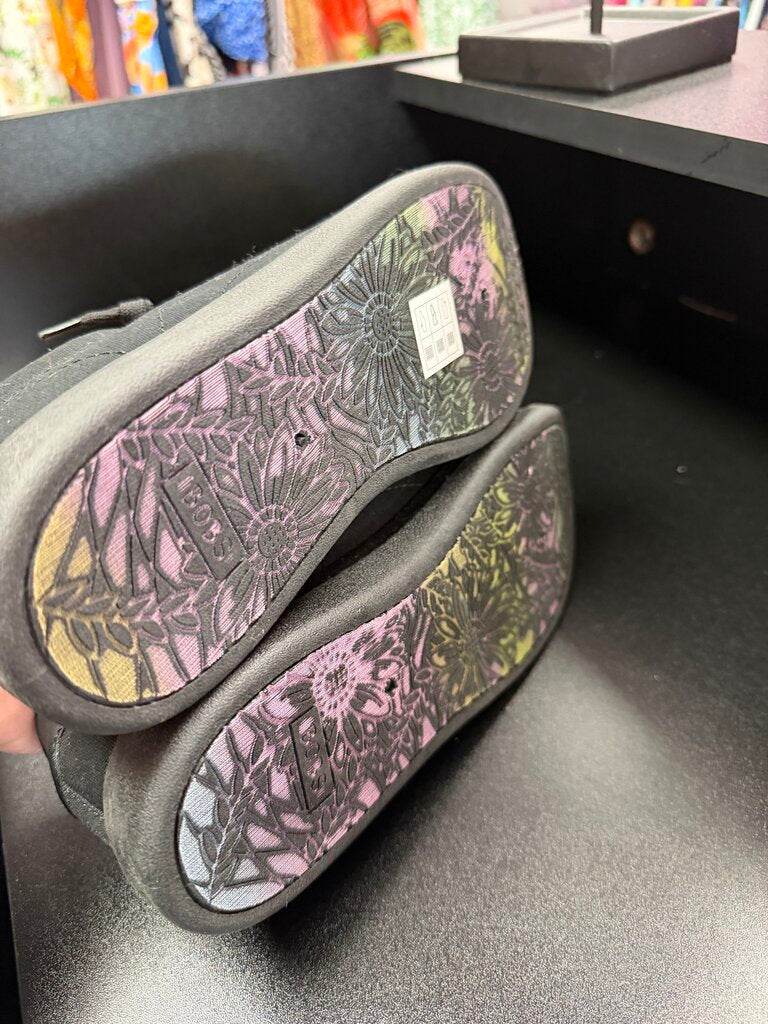 8 Bobs x Sketchers Lace Up Sneakers