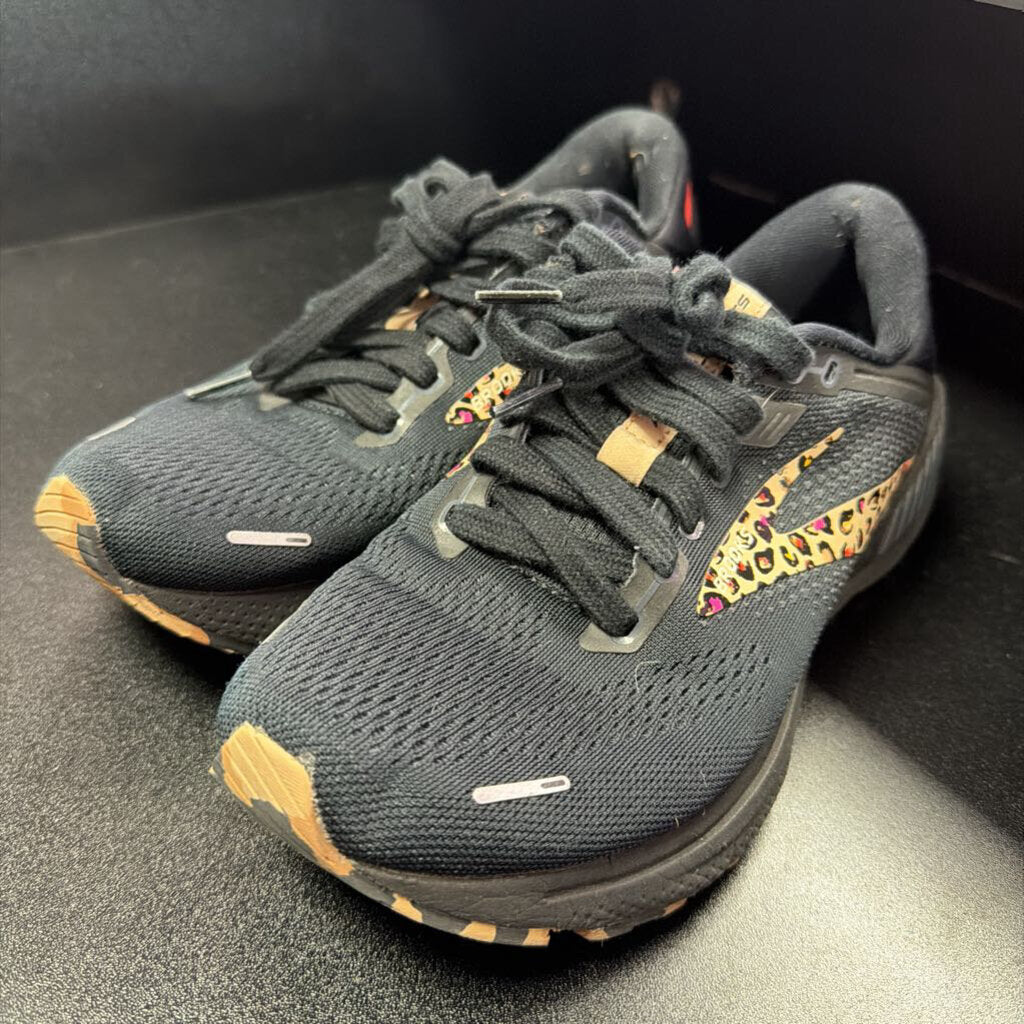 8 Brooks Adrenaline GTS 22 Animal Print Running Shoes