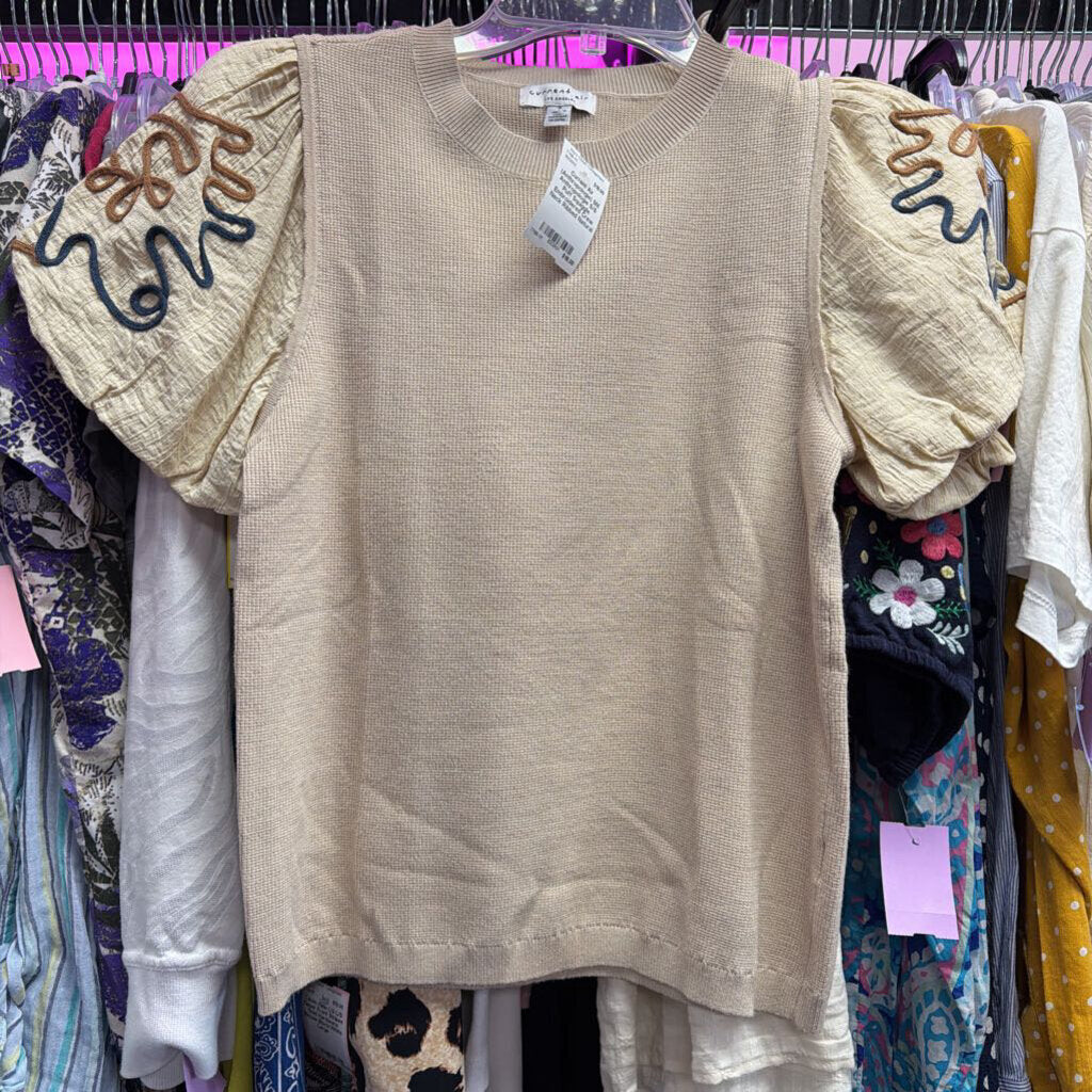 SM Anthropologie S/S Puff Squiggle Embroidered Crew Neck Ribbed