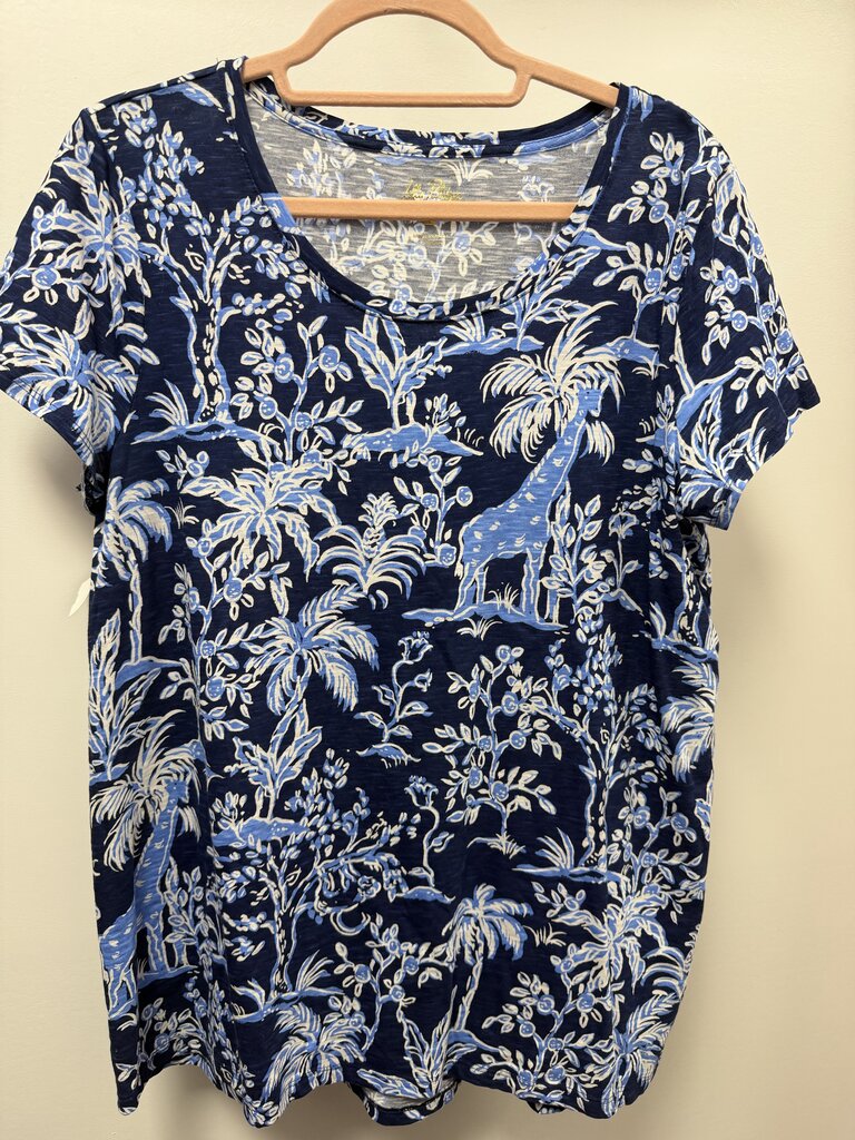 LG S/S Lilly Pulitzer Etta Scoop Neck Tee Low Tide Giraffe Palm Print