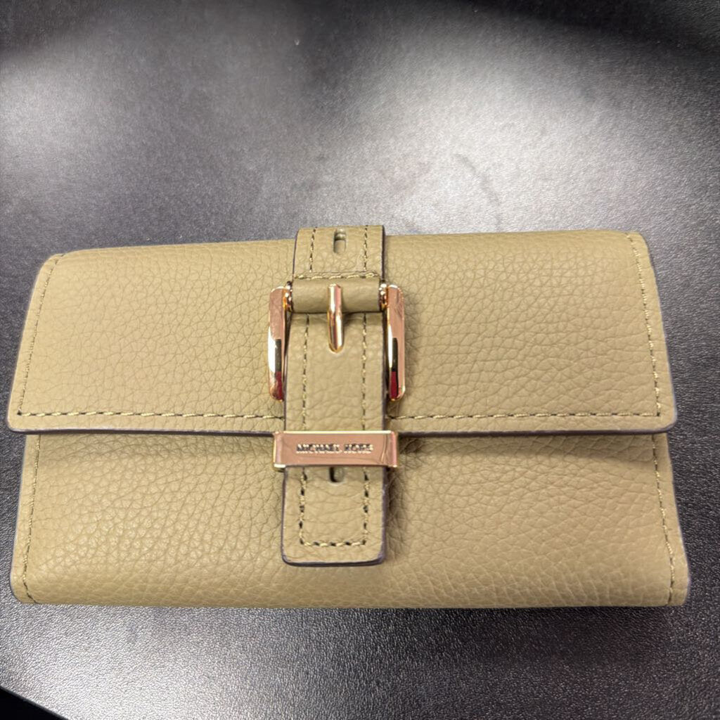 Michael Kors NWT Nolita Medium Flap Trifold Wallet