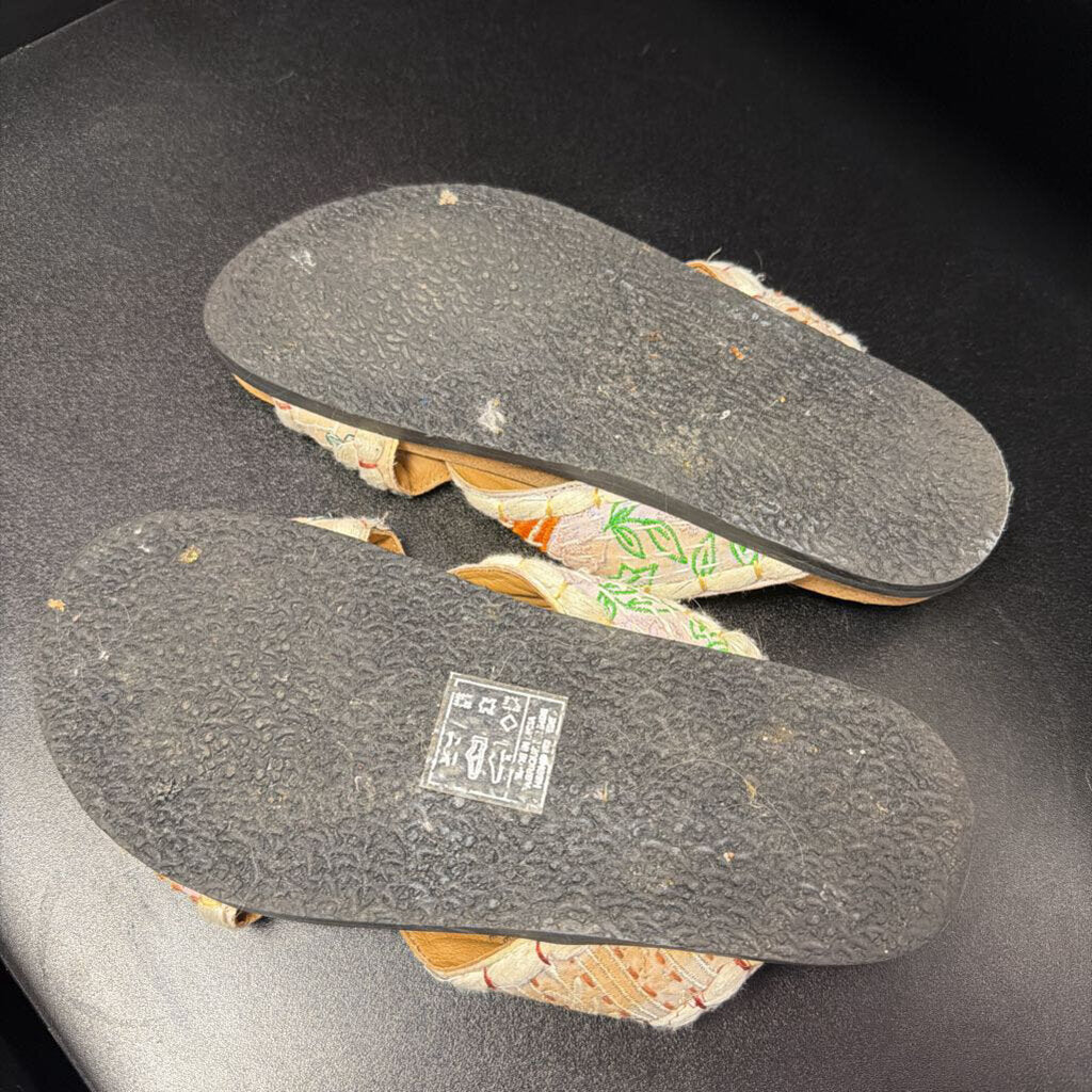 6/37 Wild Flower Crossband Sandals