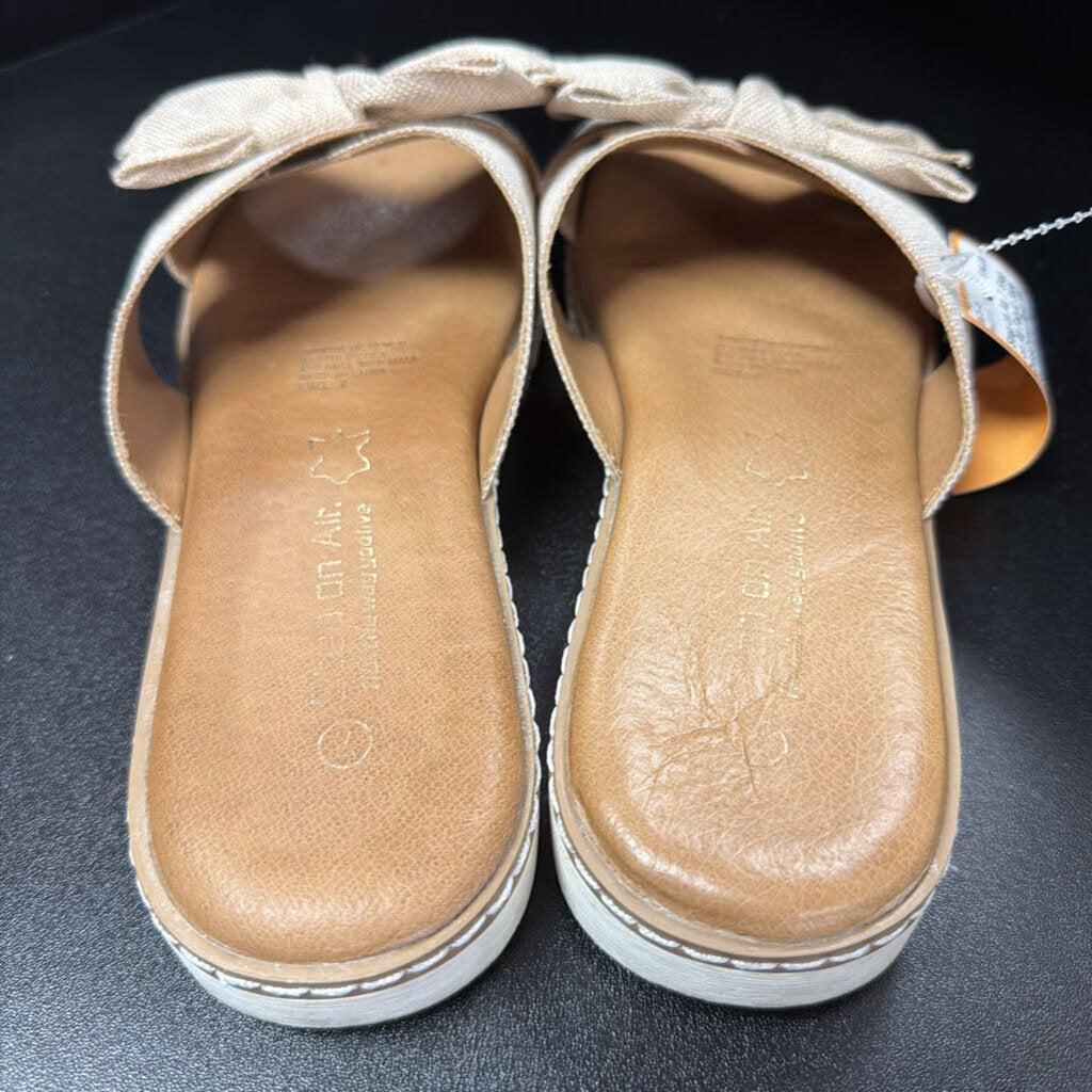 7 Step on Air Fabric Slide CrissCross Bow Flat Sandal