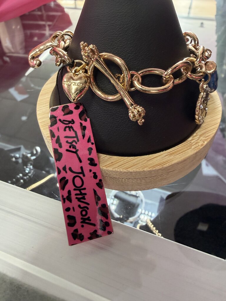 Vintage Betsey Johnson Beach Charm Toggle Bracelet