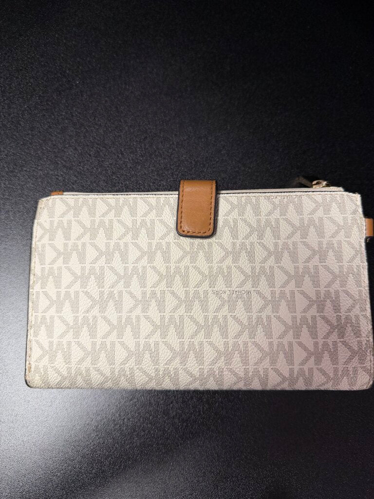 Michael Kors Jet Set Travel Wallet