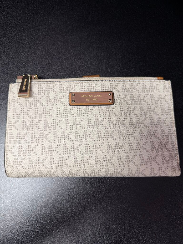 Michael Kors Jet Set Travel Wallet