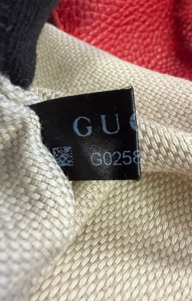 Gucci Soho Medium Pebbled Leather