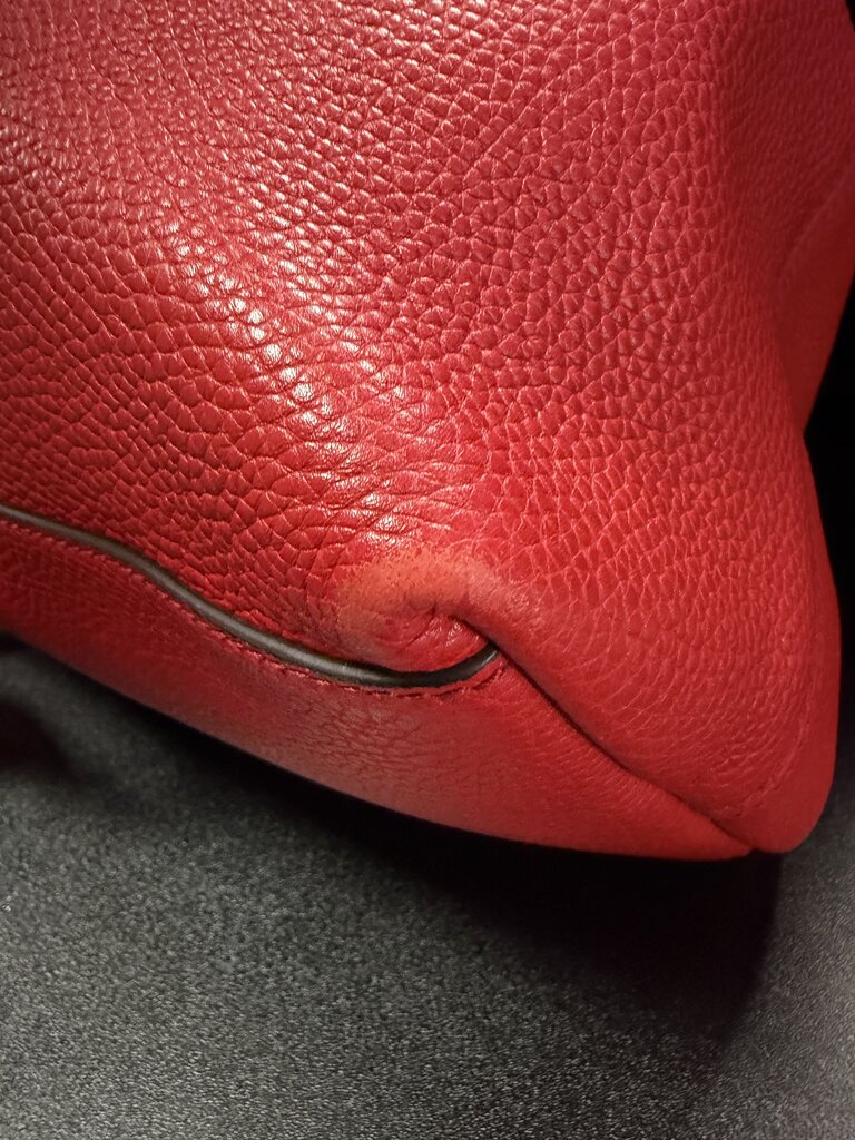 Gucci Soho Medium Pebbled Leather