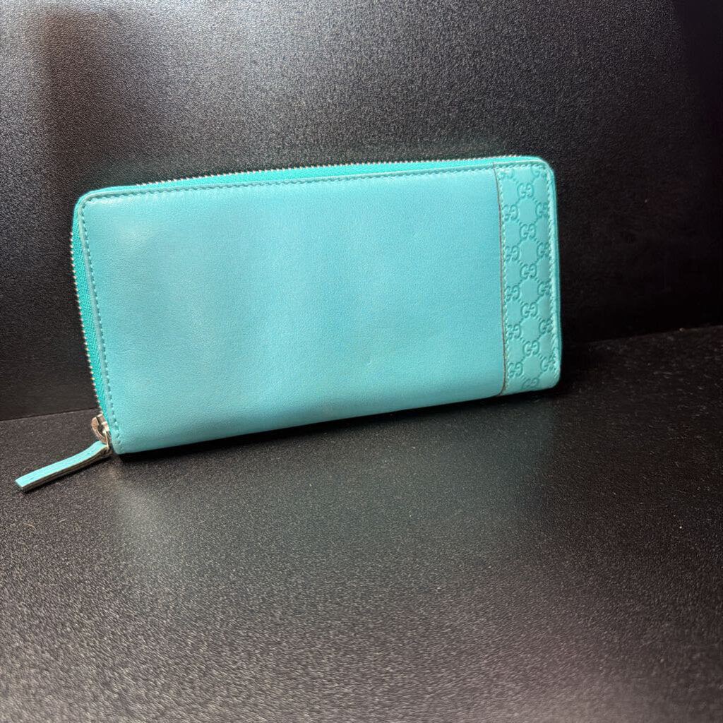 Gucci Wallet GG Microguccissima Monogram Along Top Edge Bit Darker Than Tiffany Blue