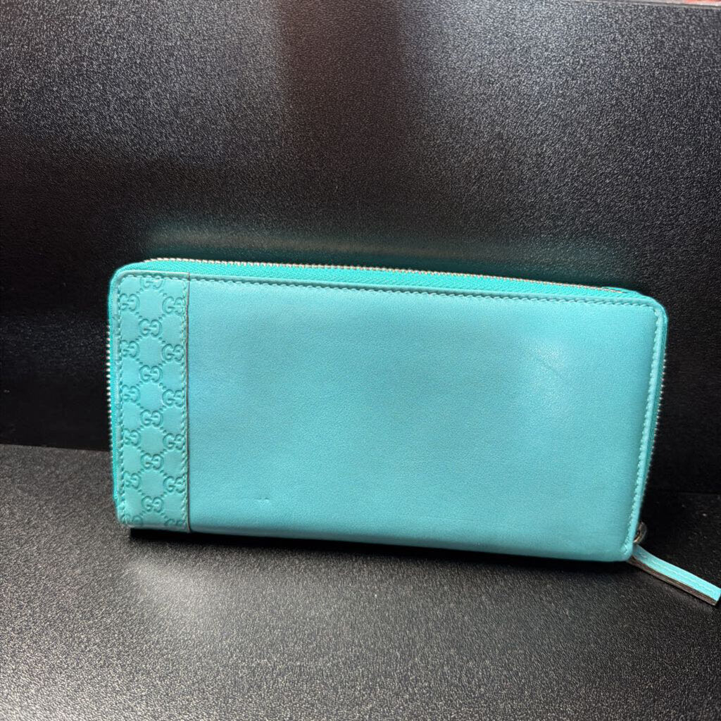 Gucci Wallet GG Microguccissima Monogram Along Top Edge Bit Darker Than Tiffany Blue