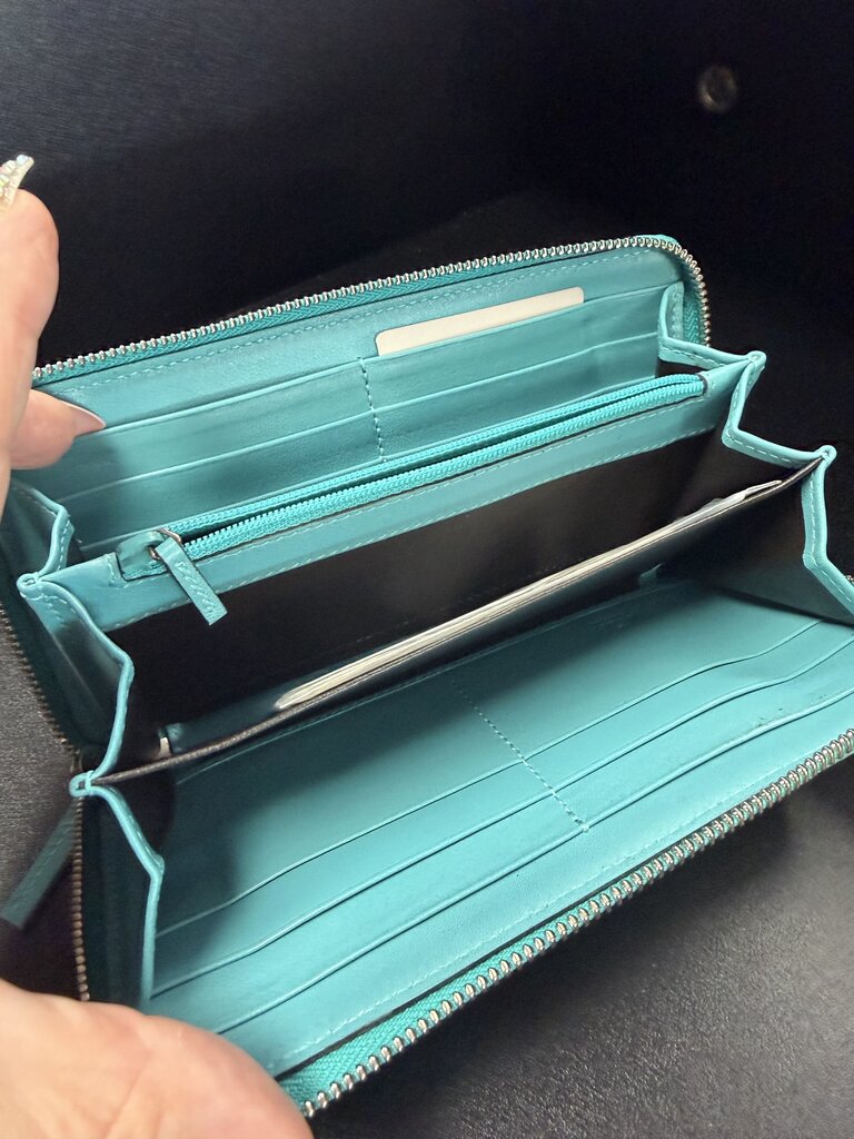 Gucci Wallet GG Microguccissima Monogram Along Top Edge Bit Darker Than Tiffany Blue