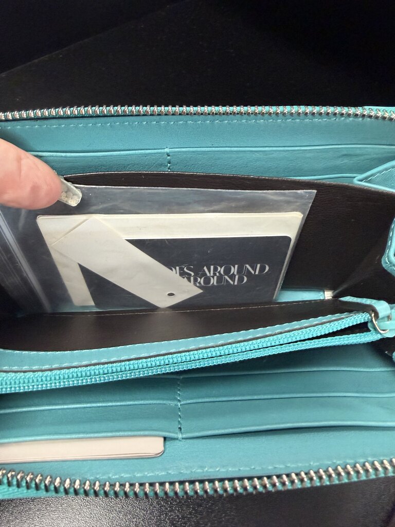 Gucci Wallet GG Microguccissima Monogram Along Top Edge Bit Darker Than Tiffany Blue