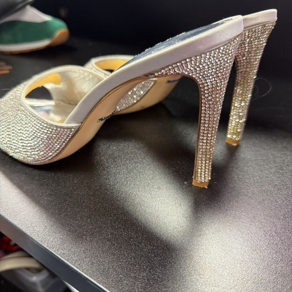 7 Gianni Bini Pointed Peep toe Rhinestone Heel
