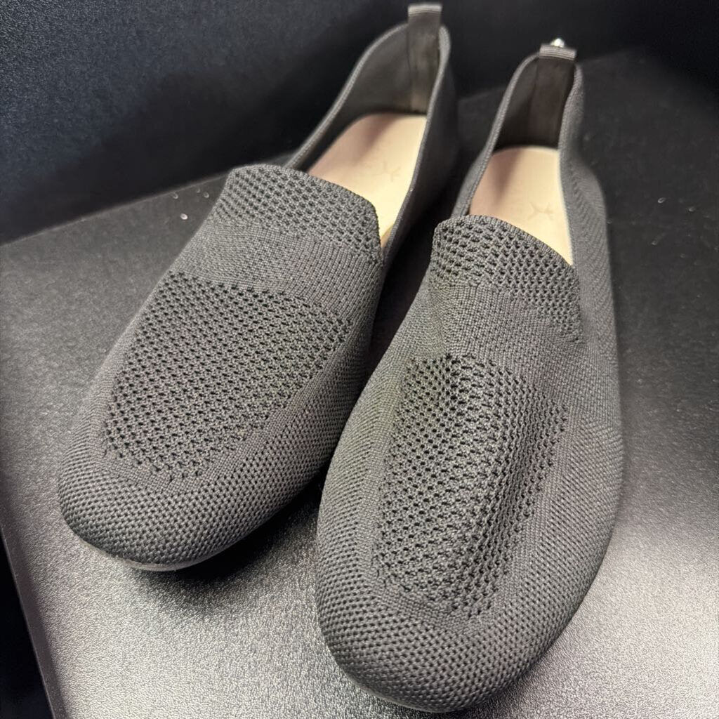 10 Danskin Cozy Knit Slip On Loafer