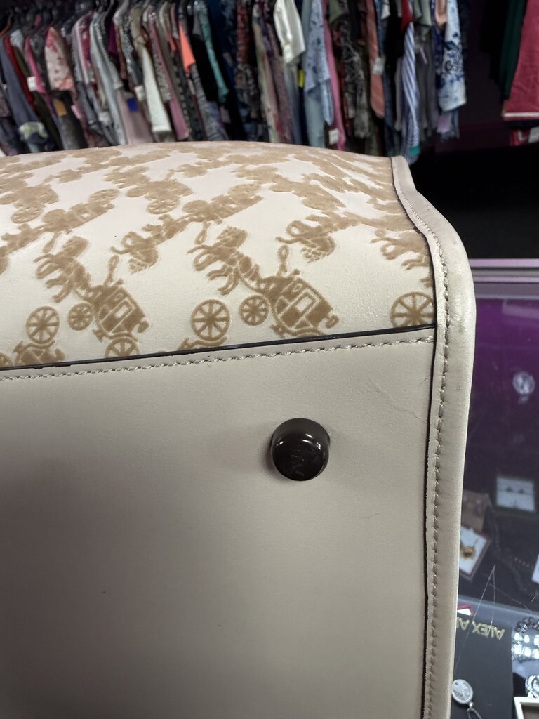 Coach Field Tote 40 Horse & Carriage Motiff In Cream