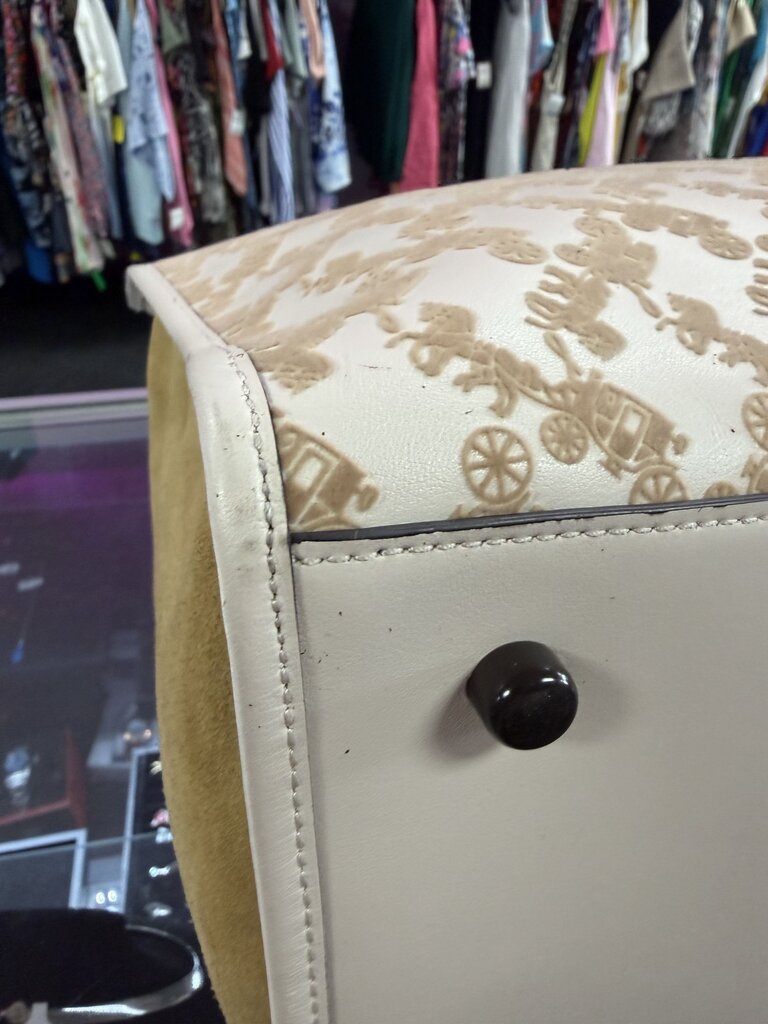 Coach Field Tote 40 Horse & Carriage Motiff In Cream