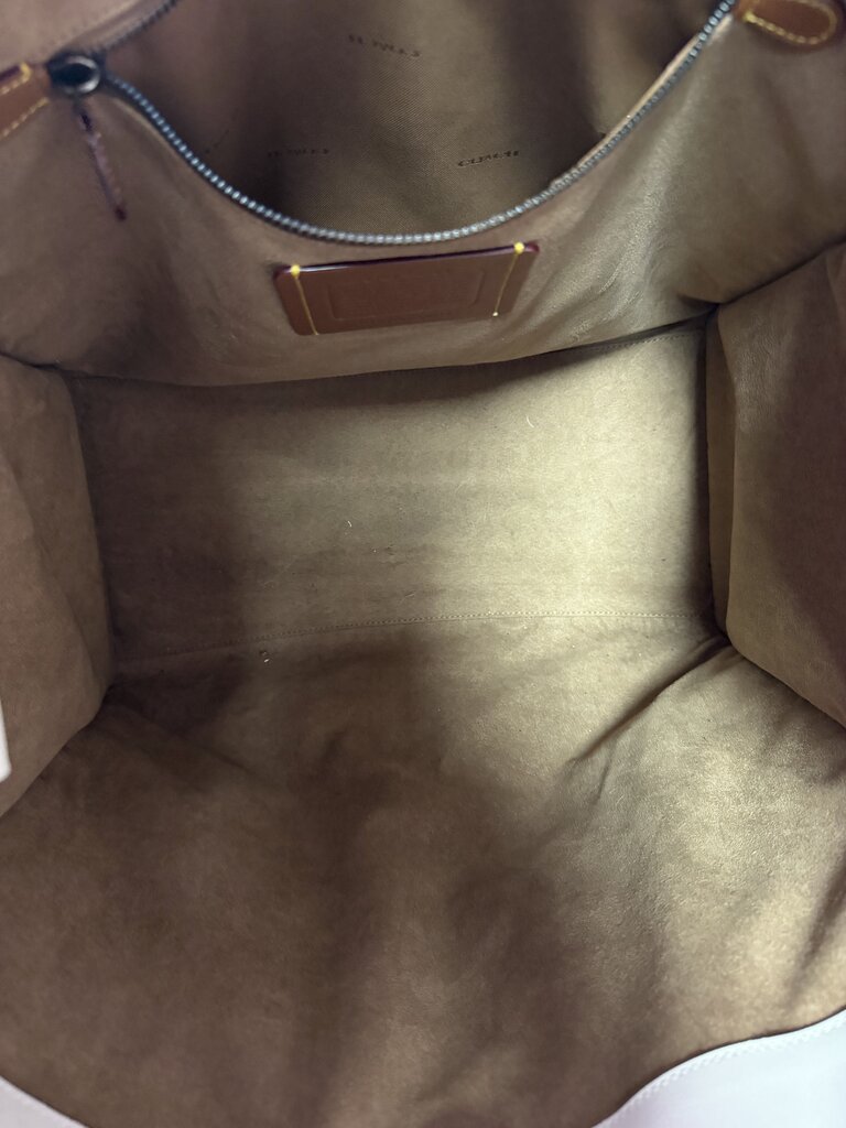 Coach Field Tote 40 Horse & Carriage Motiff In Cream