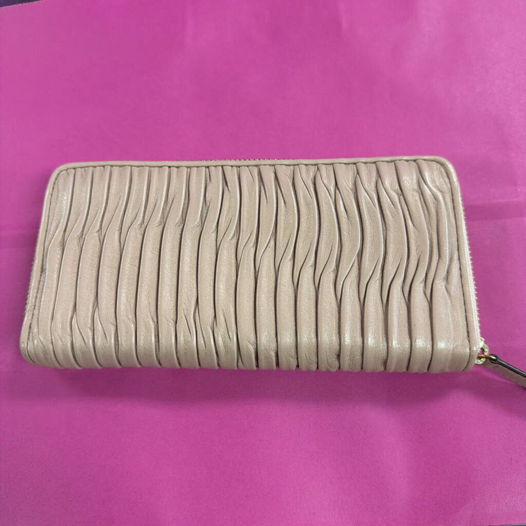 Coach Pleated Wallet As Is