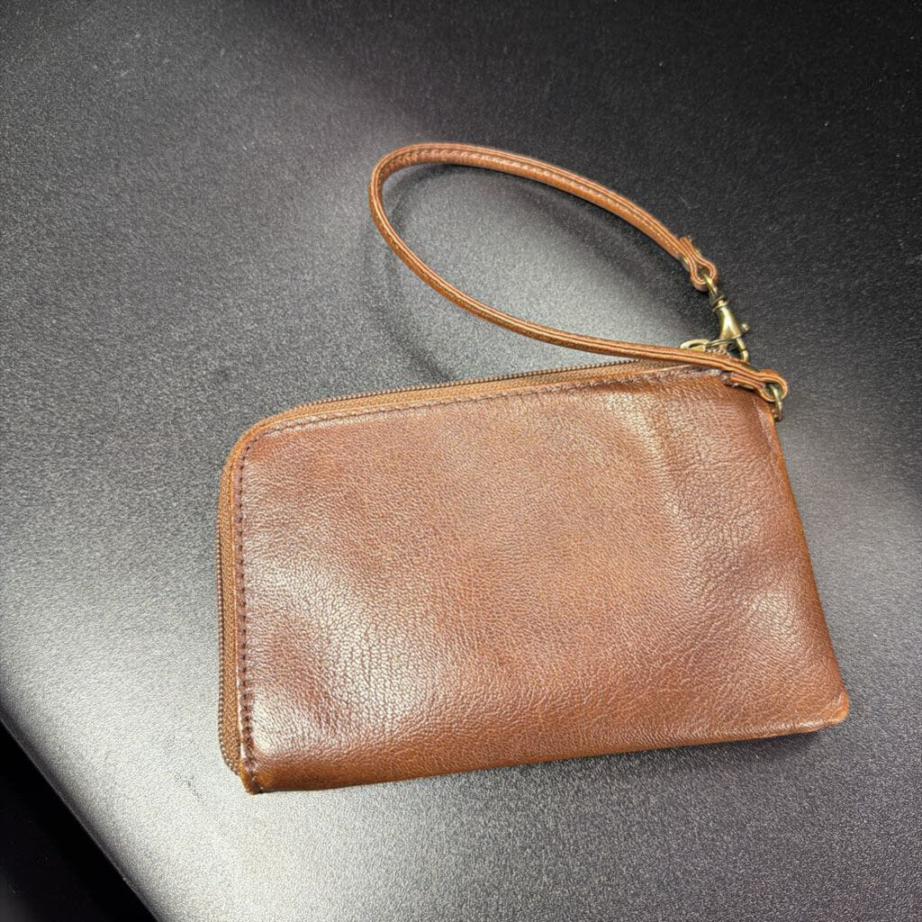 Fossil VTG Leather Wristlet