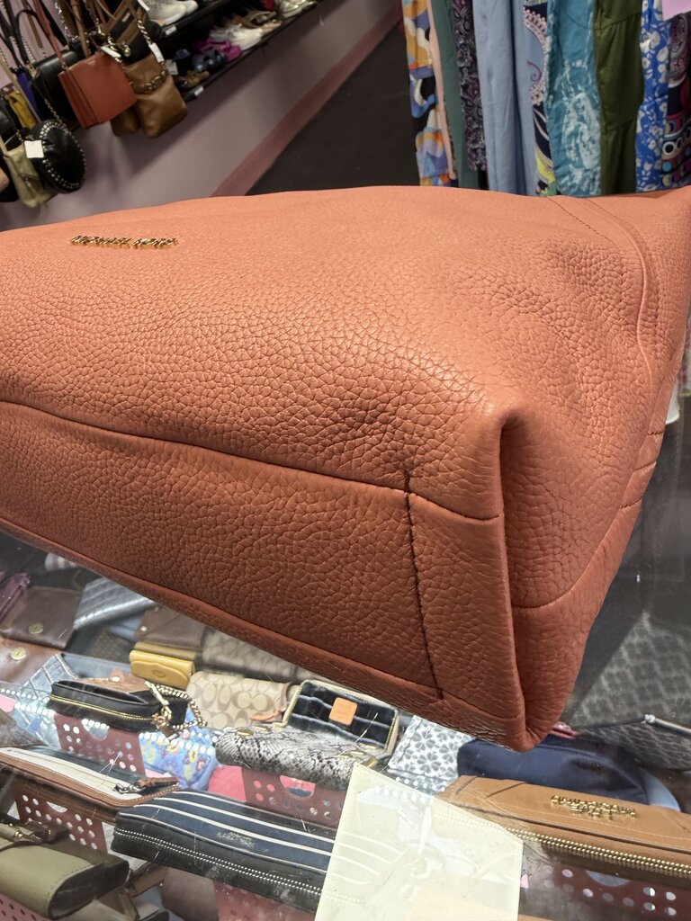 Michael Kors NWT Aria Large pebbled Leather Shoulder Bag
