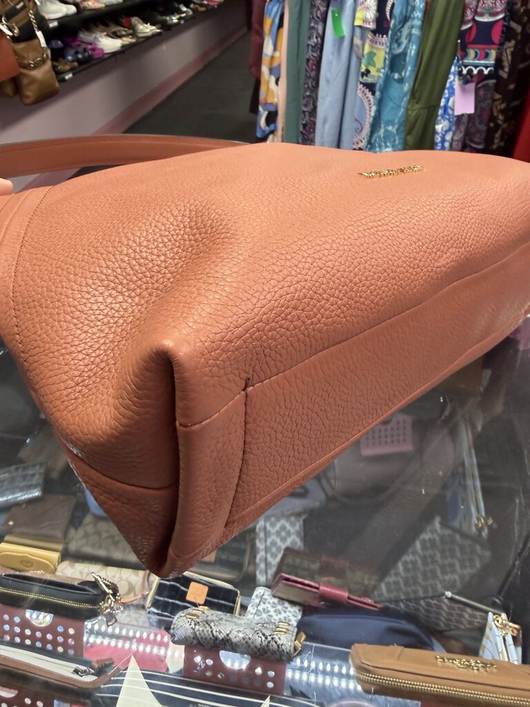 Michael Kors NWT Aria Large pebbled Leather Shoulder Bag