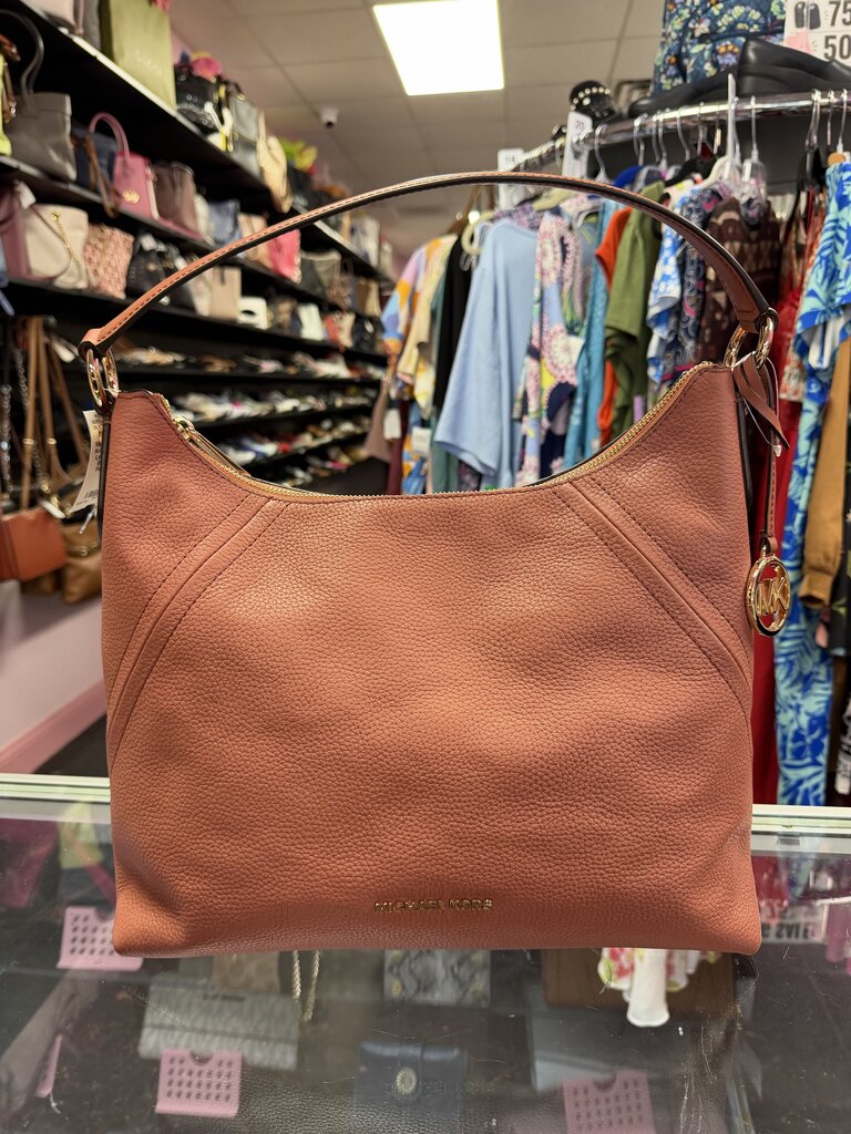 Michael Kors NWT Aria Large pebbled Leather Shoulder Bag