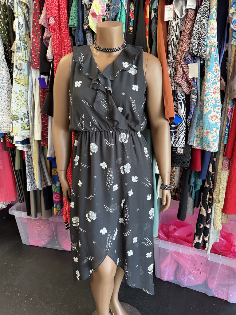 XL Sleeveless Ruffle Floral Silky Feel Layer Dress
