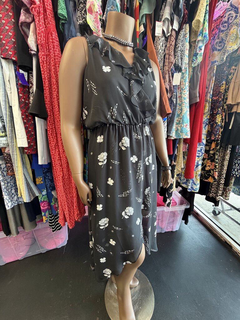 XL Sleeveless Ruffle Floral Silky Feel Layer Dress