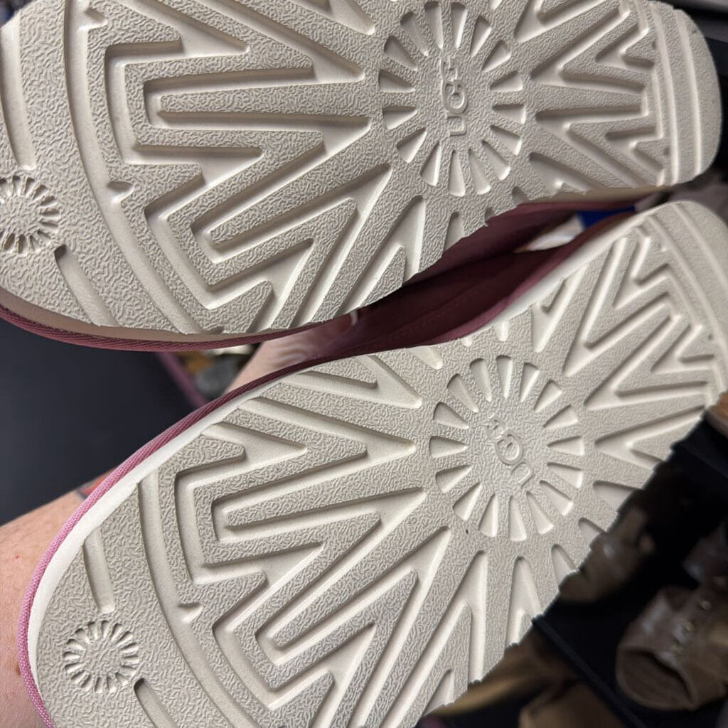 10 Ugg Lo Lowmel Lace Up suede Sneaker