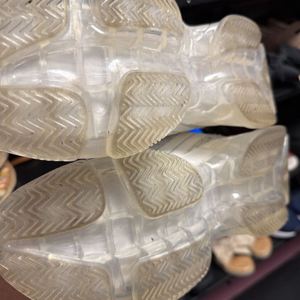 9.5 Steve Madden Maxima Rhinestone Sneakers