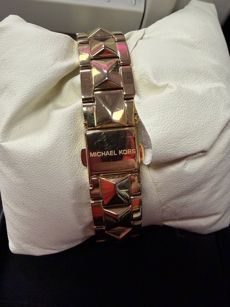 Michael Kors Runway Women's Watch MK 6669 New Battery